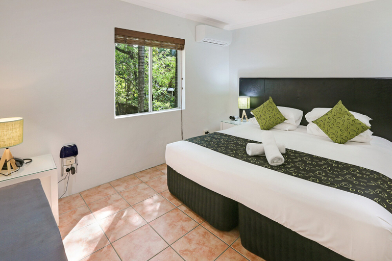 Bedroom 3, Paradise on the Beach Resort - Palm Cove, Cairns
