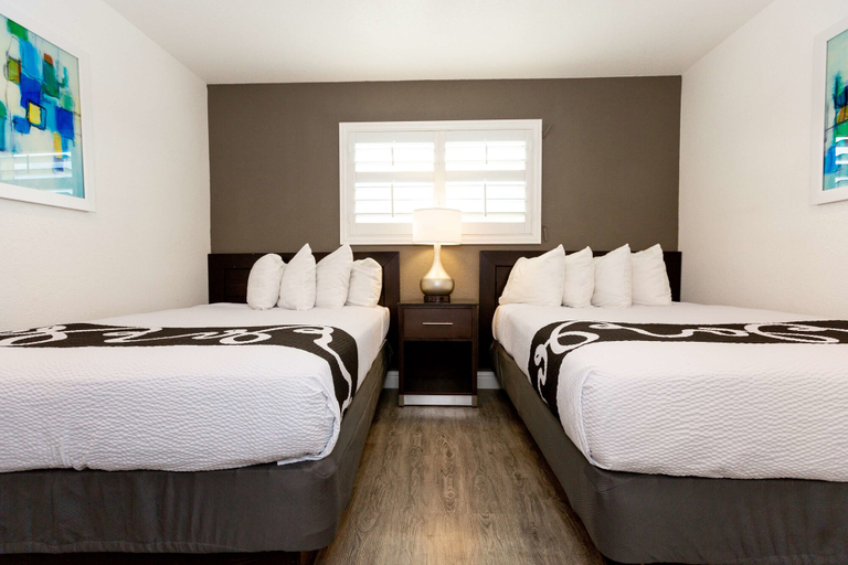 Bedroom 3, SureStay Hotel by Best Western Seaside Monterey, Monterey