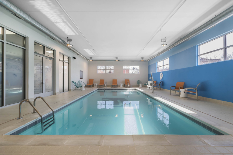 Sport & Beauty 5, Aloft by Marriott Newport on the Levee, Campbell