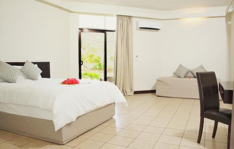 Bedroom 3, Hotel Oasis, Ba