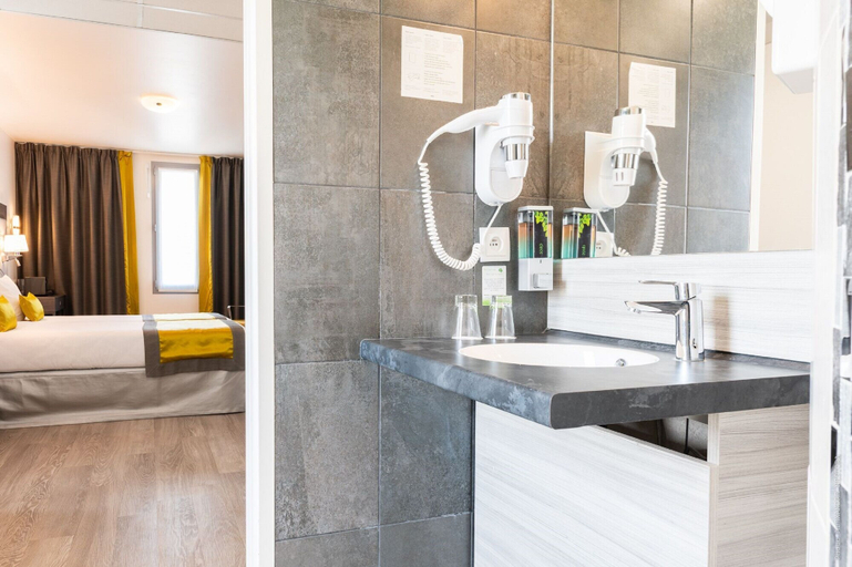 Bathroom 5, Hôtel Versailles Chantiers, Yvelines