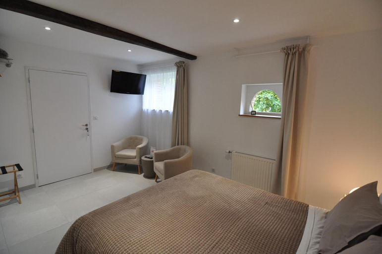 Bedroom 2, Le Relais du Beffroi, Somme