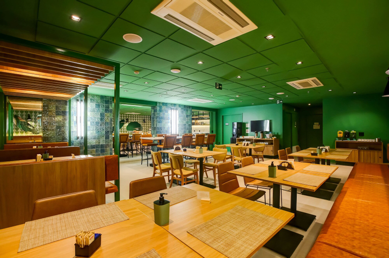 Food & Drinks 14
