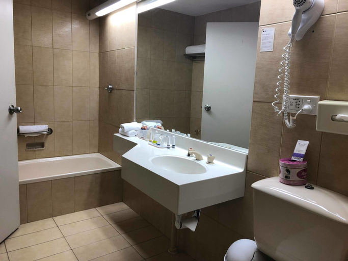 Bedroom 4, Quality Hotel Ambassador Perth, Perth
