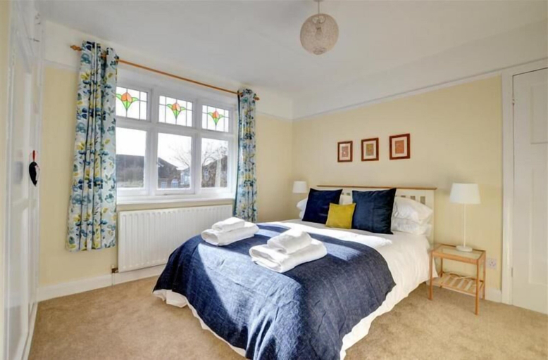 Bedroom 3, York Villa, York