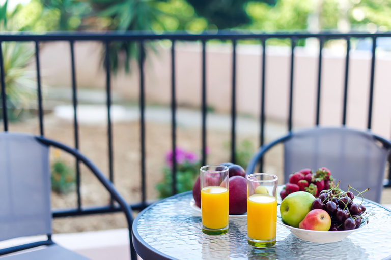 Food & Drinks, Mastabas Studios, Crete