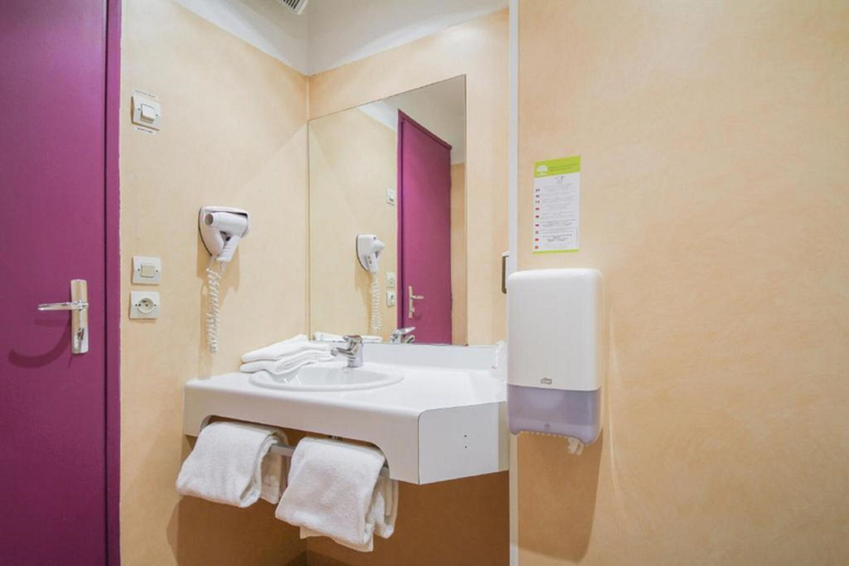 Bathroom 5, Le Regina, Pyrénées-Orientales