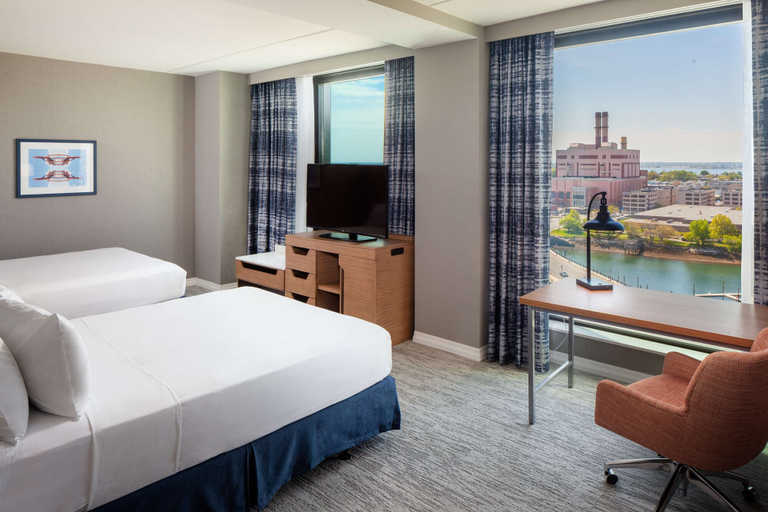 Bedroom 3, Hampton by Hilton at the Boston Seaport District, Boston
