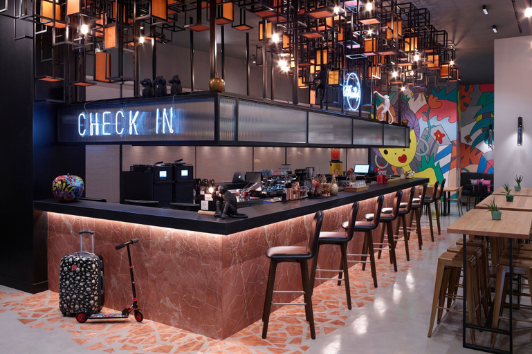 Food & Drinks 1, Moxy Athens City, Attica