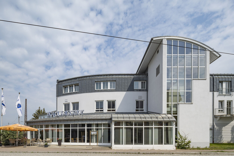 Center Hotel Kaiserhof, Burgenlandkreis