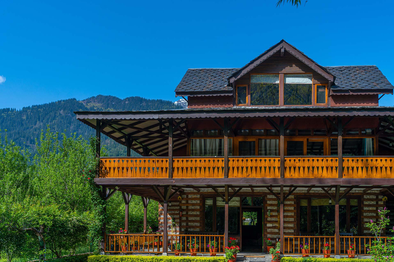 Exterior & Views