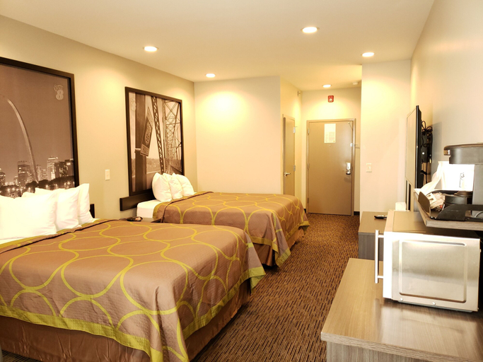 Bedroom 3, Super 8 by Wyndham St. Louis North, Saint Louis
