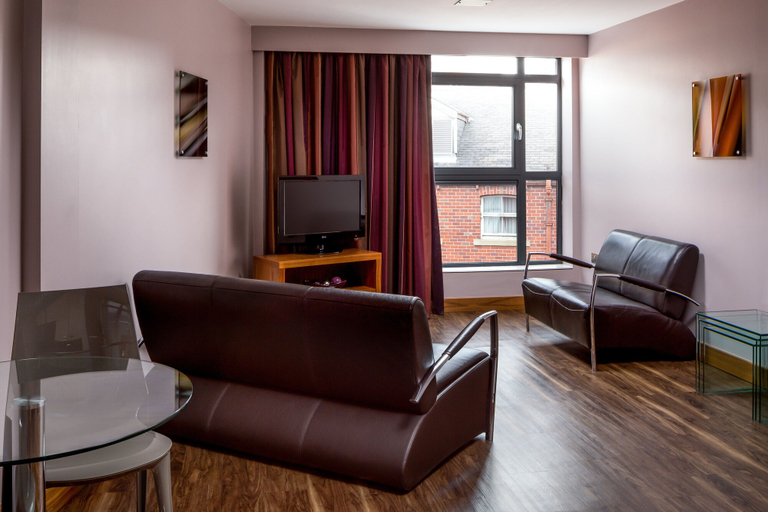 Others 5, Roomzzz Leeds City, Leeds