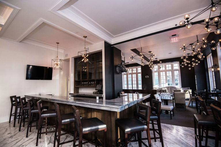 Food & Drinks 5, Redmont Hotel Birmingham, Curio Collection by Hilton, Jefferson
