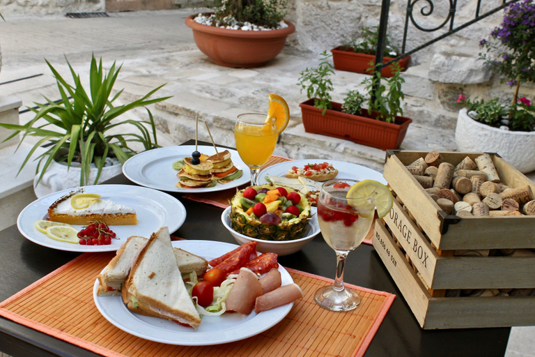 Food & Drinks 5, Piano Suites, Split
