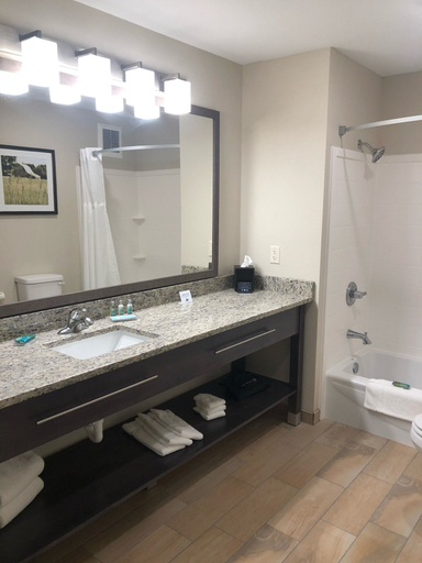 Bathroom 3, GrandStay Hotel & Suites Rock Valley, Sioux