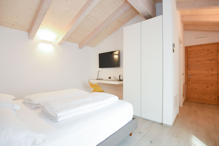 Bedroom 2, Agritur Casteller, Trento