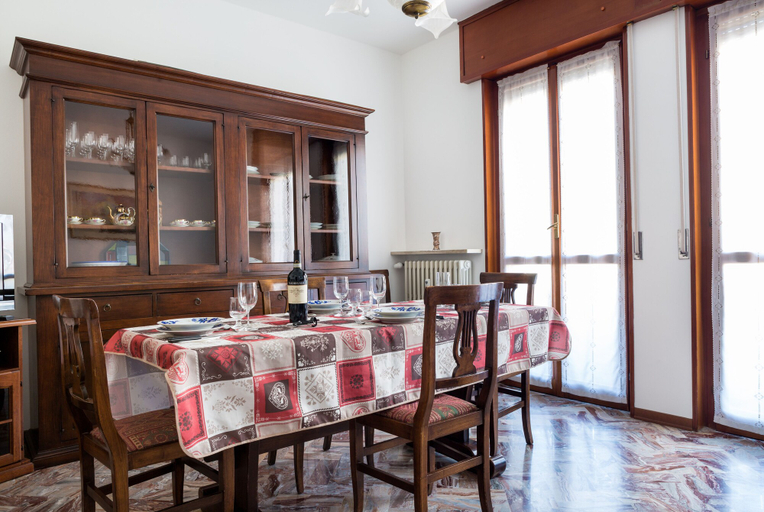 Others 4, Parma A due passi dall'Ospedale Apartment, Parma