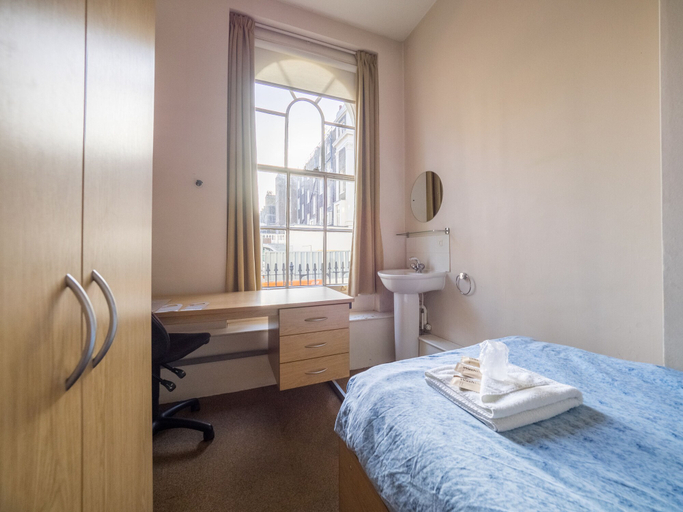 Bedroom 3, LSE Passfield Hall - Campus Accommodation, London