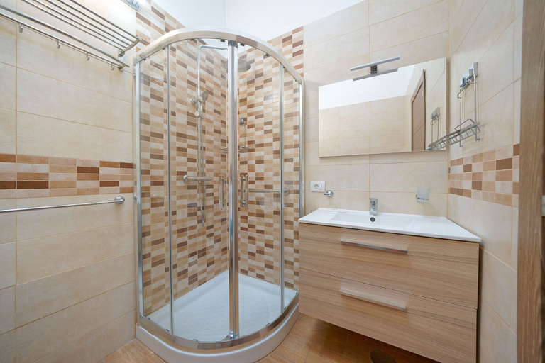 Bathroom 5, Maspalomas Lago - Canary Sunset, Las Palmas