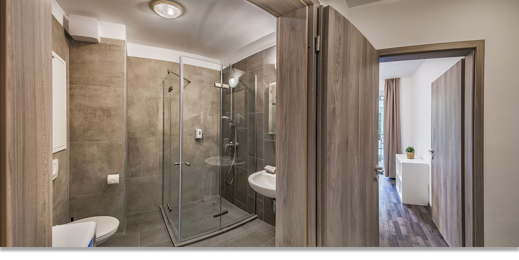 Bathroom 3, Nova City Apartments, Budapesti