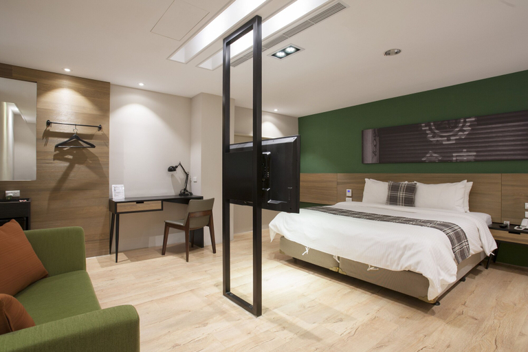 Others 1, P&F Hotel, Taichung