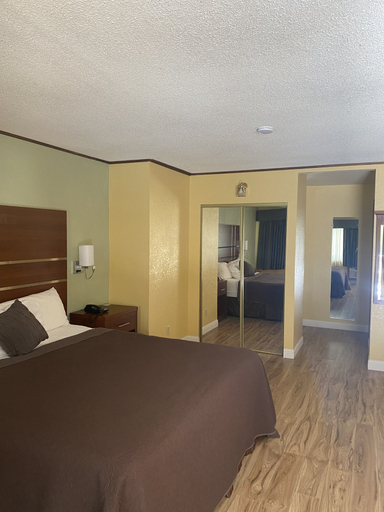 Bedroom 3, Western Holiday Lodge Three Rivers, Tulare