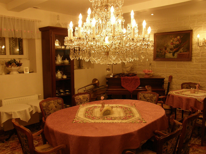 Food & Drinks 5, Hotel Garni, Ostrava