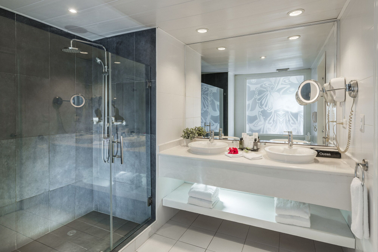 Bathroom 5, Ocean Blue & Sand Beach Resort - All Inclusive, Salvaleon de Higuey