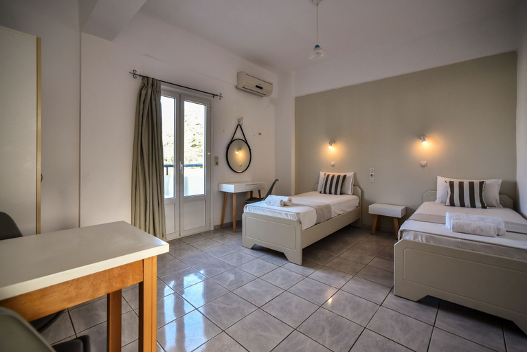 Bedroom 2, Iraklis Studios & Apartments, Crete