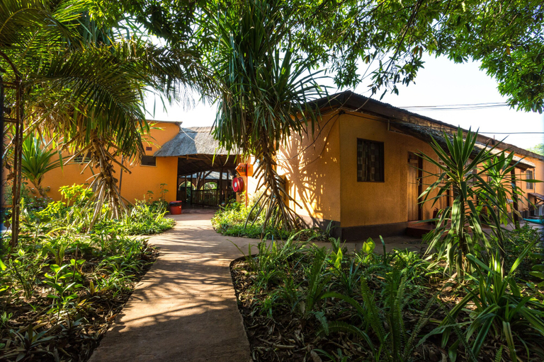 Exterior & Views 2, Jollyboys Backpackers, Livingstone