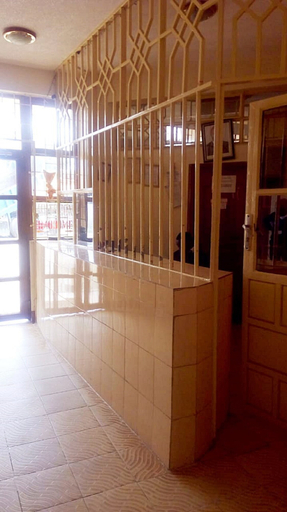 Others 4, Sixty Two Paradise Hotel, Kieni