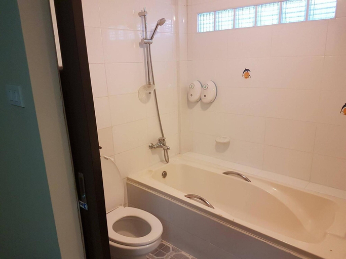 Bathroom 3, Guesthouse Ratchaburi, Muang Ratchaburi