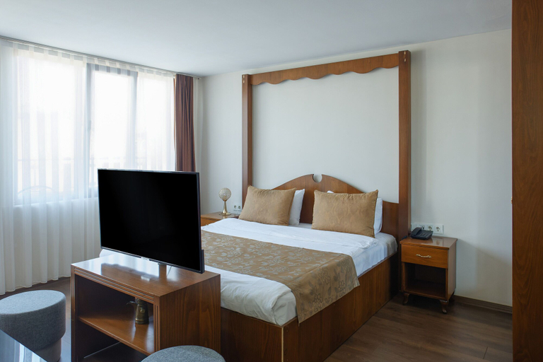 Bedroom 5, P Galata Boutique Hotel, Beyoğlu