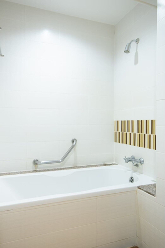 Bathroom 5, Areca Lodge, Pattaya