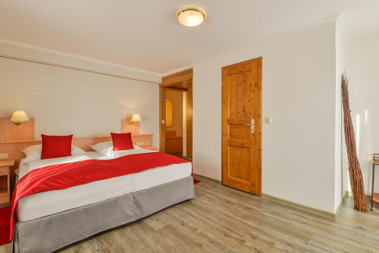 Bedroom 3, Landhotel Zum Metzgerwirt, Garmisch-Partenkirchen