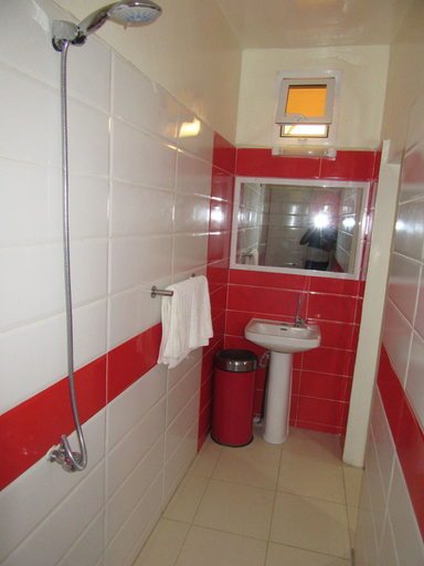 Bathroom 3, Hotel Restaurant Rex, Thiès