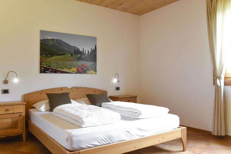 Bedroom 2, Agritur Casteller, Trento