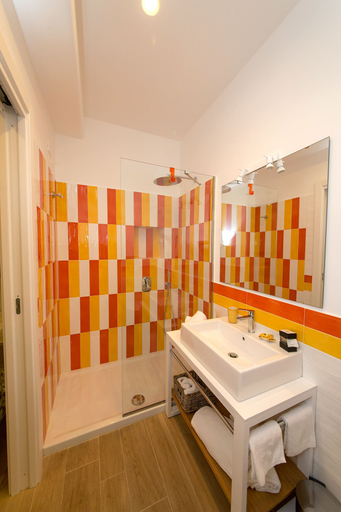Bathroom 3, Dea Guest House, Napoli