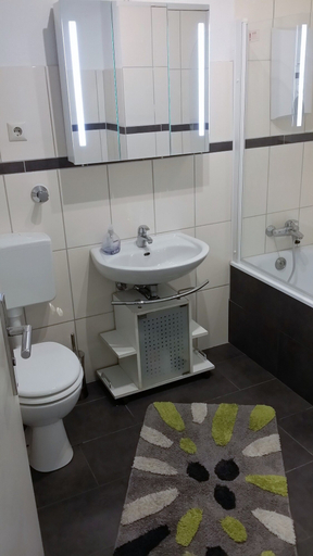 Bathroom 2, FEWO Bochum Zentrum, Bochum