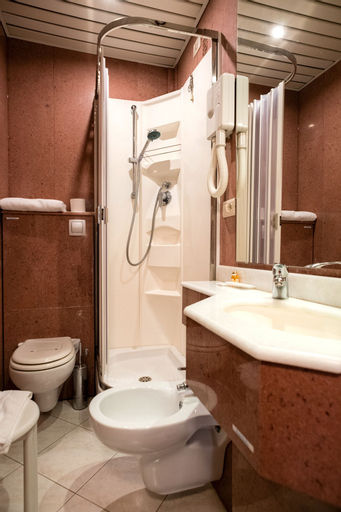 Bedroom 4, Grand Hotel Italia, Terni