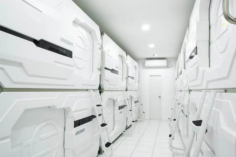 Bathroom 4, RedDoorz Hostel near Taman Puring, South Jakarta