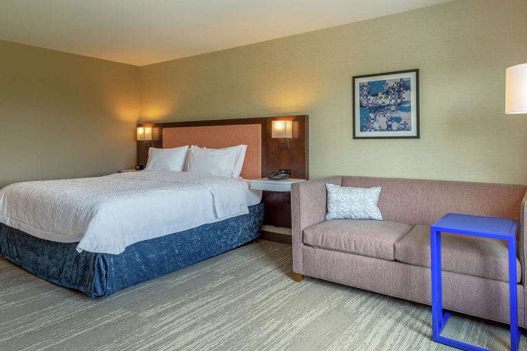 Bedroom 2, Hampton Inn Bourbonnais Kankakee, Kankakee