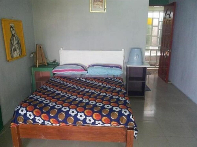 Bedroom 4, Anthonys Beach Resort, Moalboal