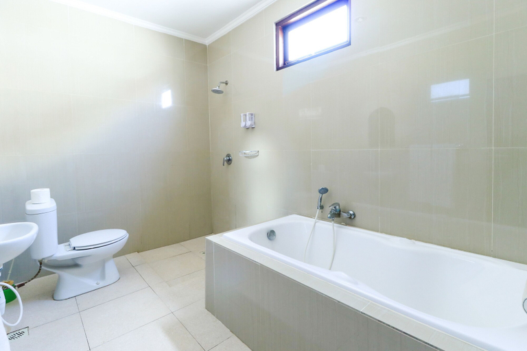 Bathroom 5, Taman Damai Bungalow, Badung