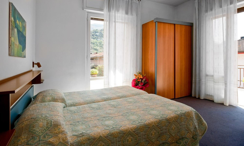 Bedroom 3, Albergo Villa Mimosa, Trento
