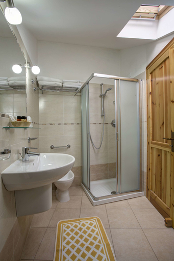 Bathroom 4, Hotel Cecchin, Aosta