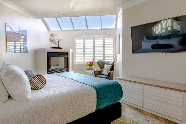Bedroom 3, SeaVenture Beach Hotel, San Luis Obispo