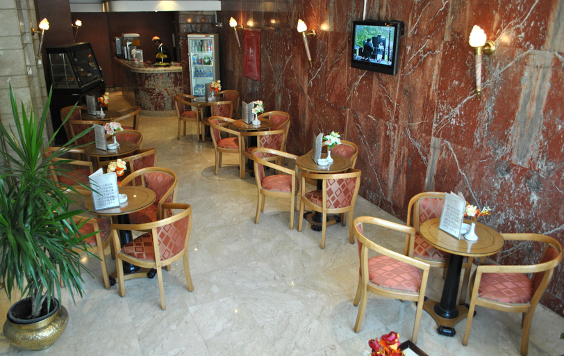 Food & Drinks 5, Gawharet Al Ahram Hotel, Al-'Umraniyah