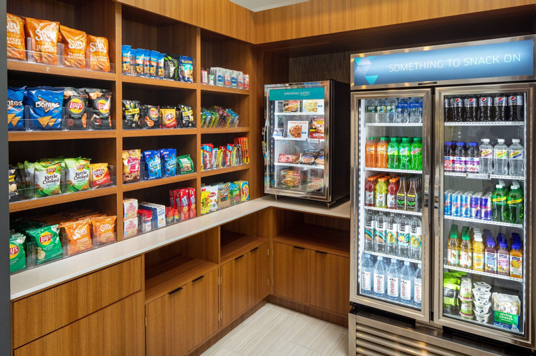 Food & Drinks 5, SpringHill Suites by Marriott New York JFK Airport/Jamaica, New York